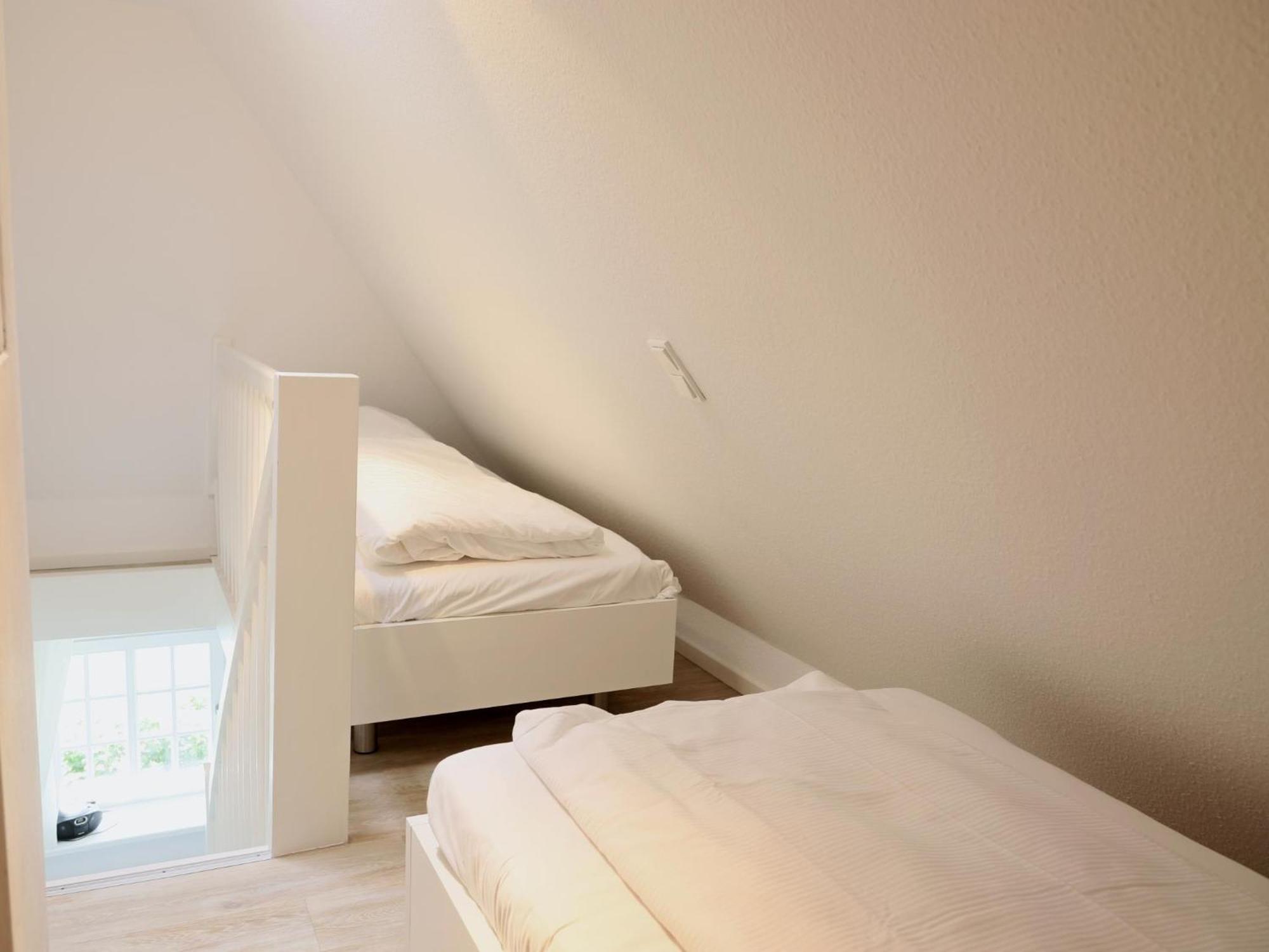 Apartment Schöne Reetdachanlage In In Südlicher Richtung Gelegen Westerland